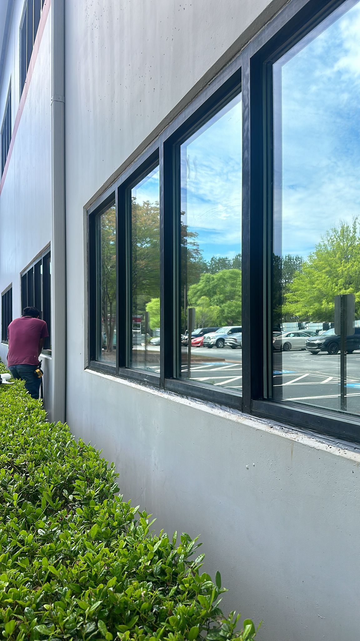 Window Glazing Services in Atlanta: Fix Leaks, Re-Caulk, Restore Efficiency